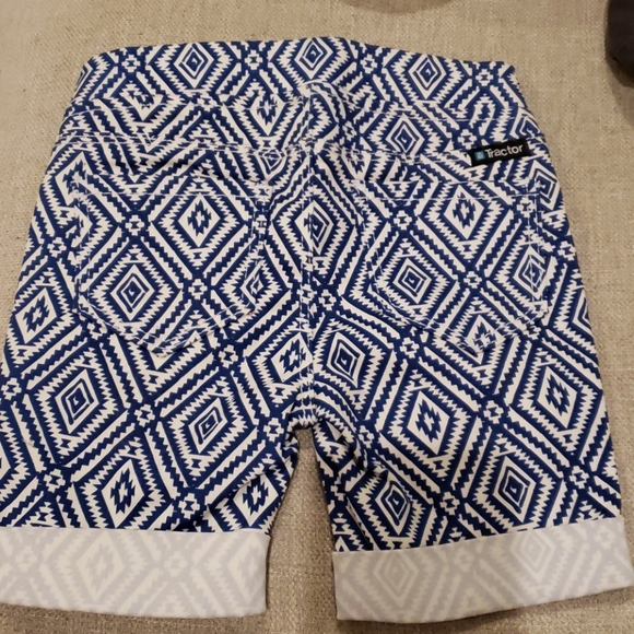 🆕️TRACTOR SHORTS - Picture 3 of 4